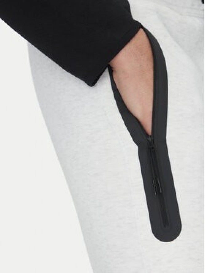 Nike Spodnie dresowe FB8002 051 Szary Regular Fit