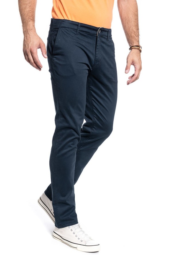 SPODNIE MĘSKIE WRANGLER CHINO IN NAVY W12CW3114 112126258