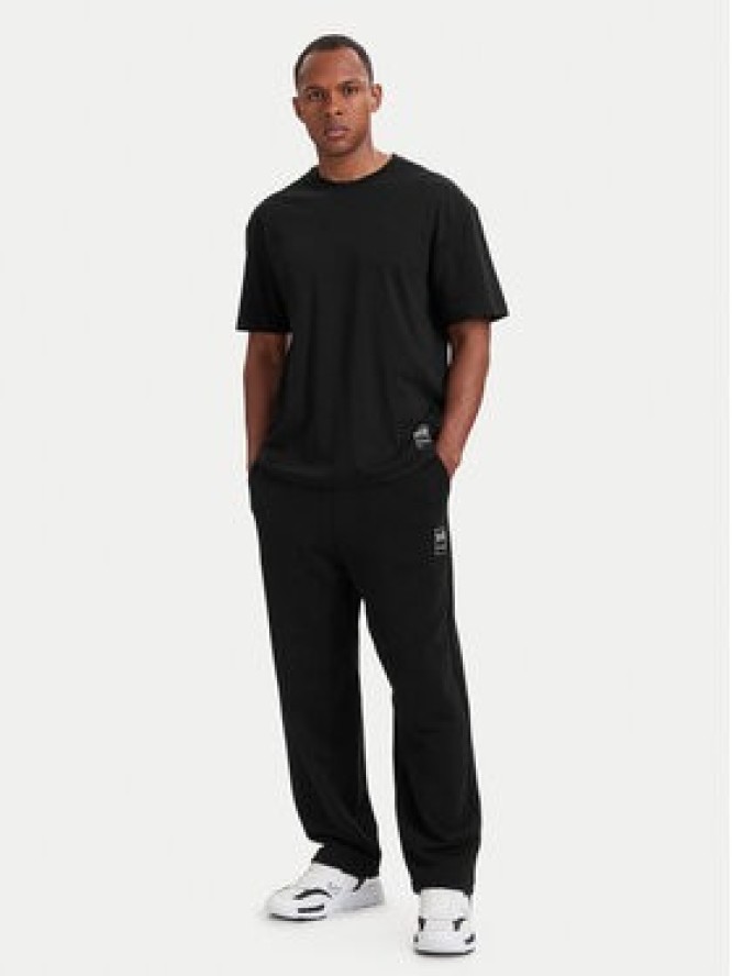 EA7 Emporio Armani Spodnie dresowe 7M002111 AF27201 UC001 Czarny Relaxed Fit