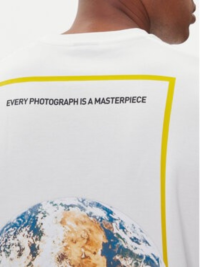 adidas T-Shirt National Geographic Graphic KC5417 Biały Regular Fit