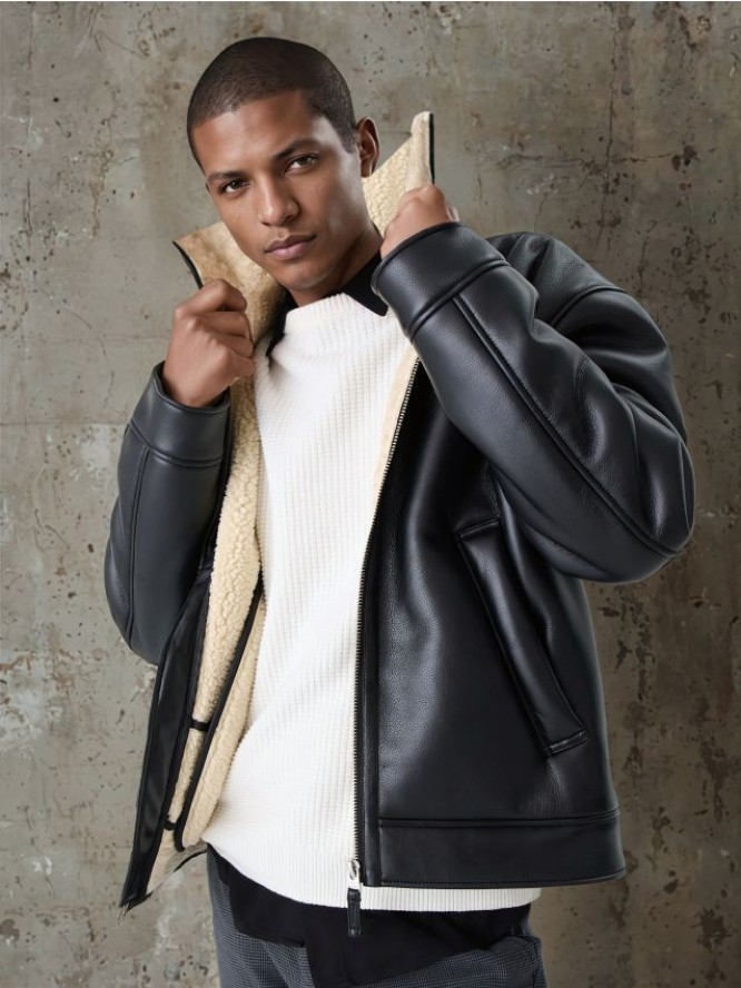 Kurtka z kożuszkiem - czarny