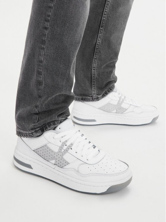 Under Armour Sneakersy UA Court 96 Suede 3028765 Biały