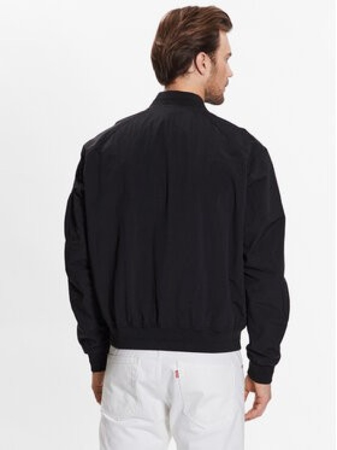 Calvin Klein Kurtka bomber Matt Crinkle Hero Bomber K10K111021 Czarny Regular Fit