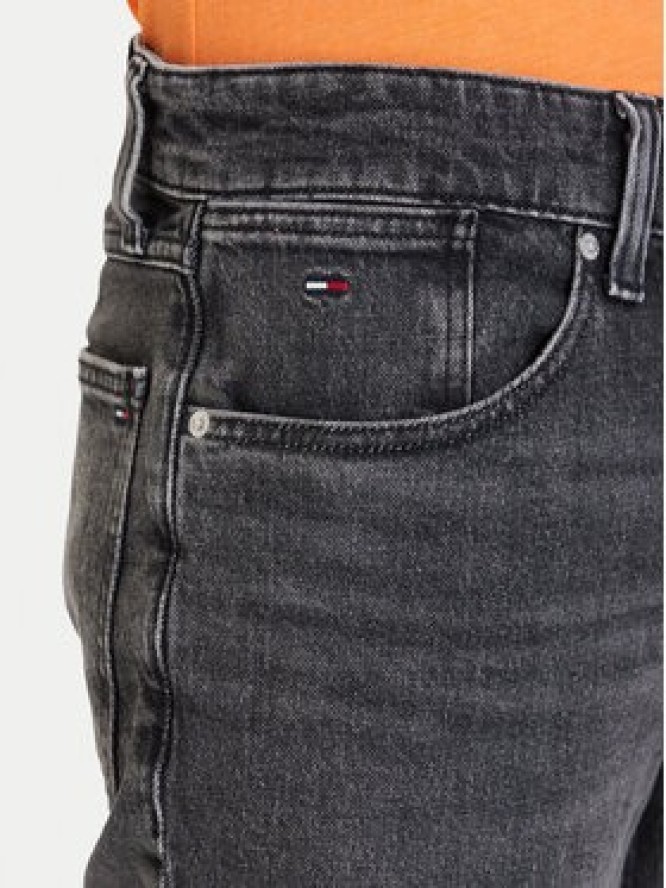 Tommy Jeans Szorty jeansowe Ronnie DM0DM22976 Czarny Slim Fit