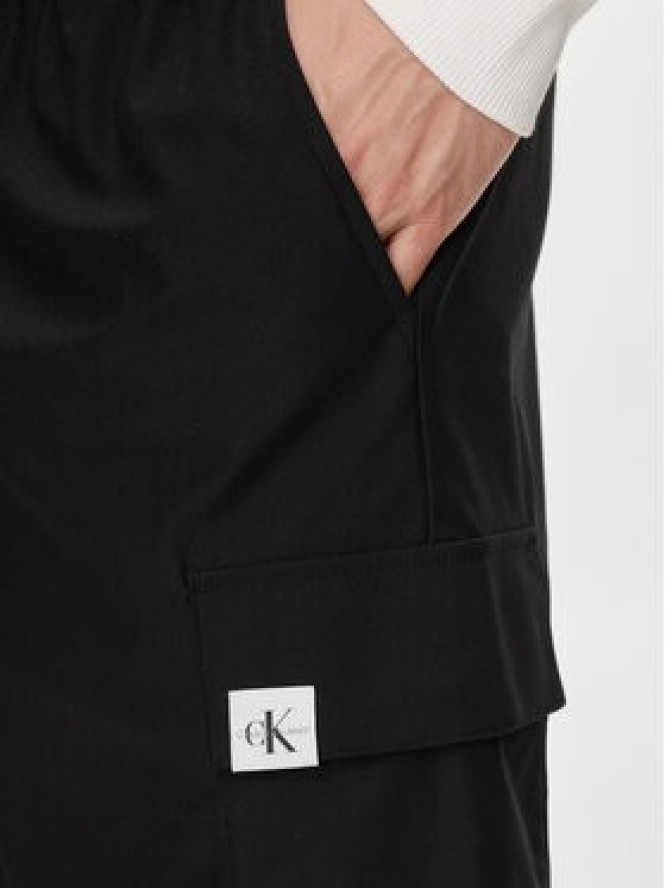 Calvin Klein Jeans Szorty sportowe Tab J30J325701 Czarny Regular Fit