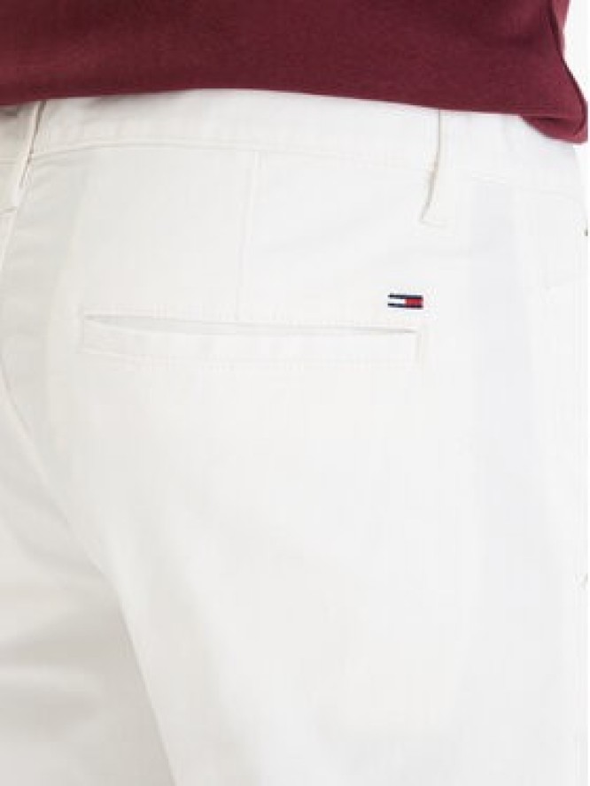 Tommy Jeans Szorty materiałowe Scanton DM0DM22852 Écru Slim Fit