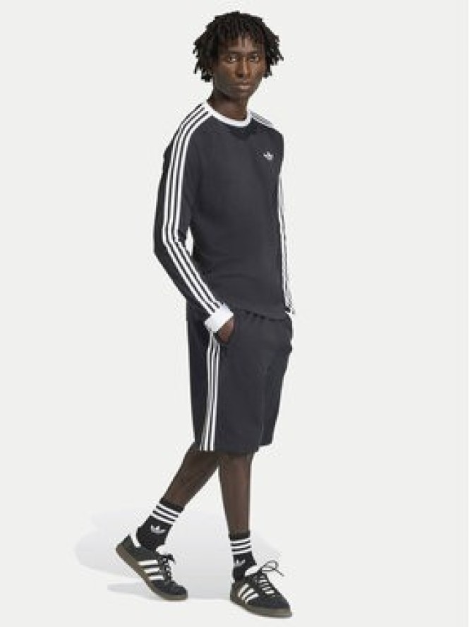 adidas Szorty sportowe 3-Stripes KE3566 Czarny Regular Fit