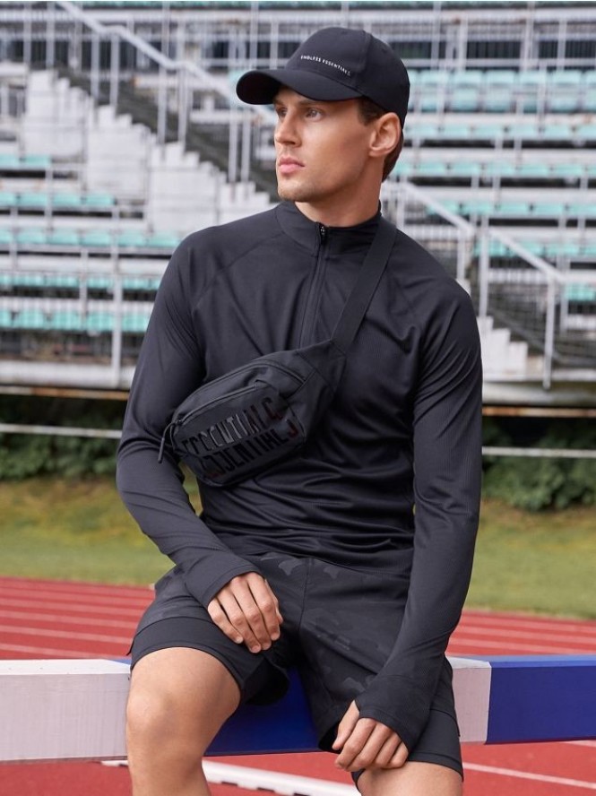 Czapka z daszkiem - czarny