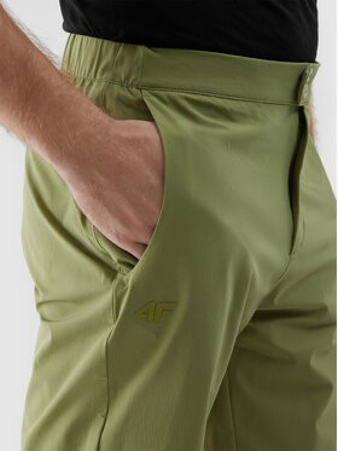 4F Szorty materiałowe 4FWSS24TFSHM425 Zielony Regular Fit
