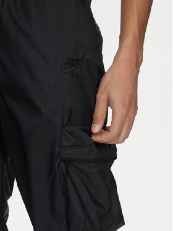 Nike Spodnie dresowe FB7911 010 Czarny Regular Fit