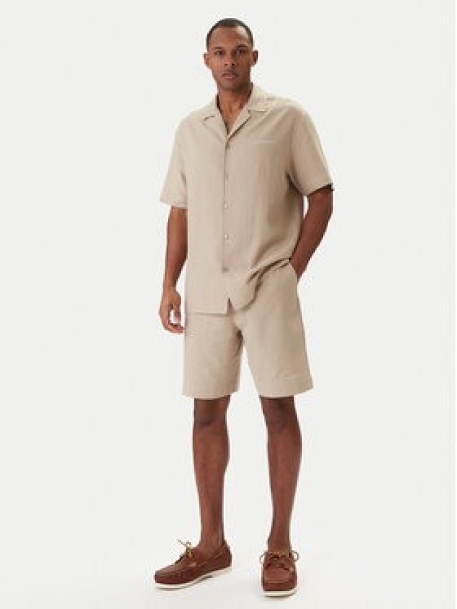 Emporio Armani Szorty materiałowe EM000681 AF20590 U6213 Beżowy Regular Fit