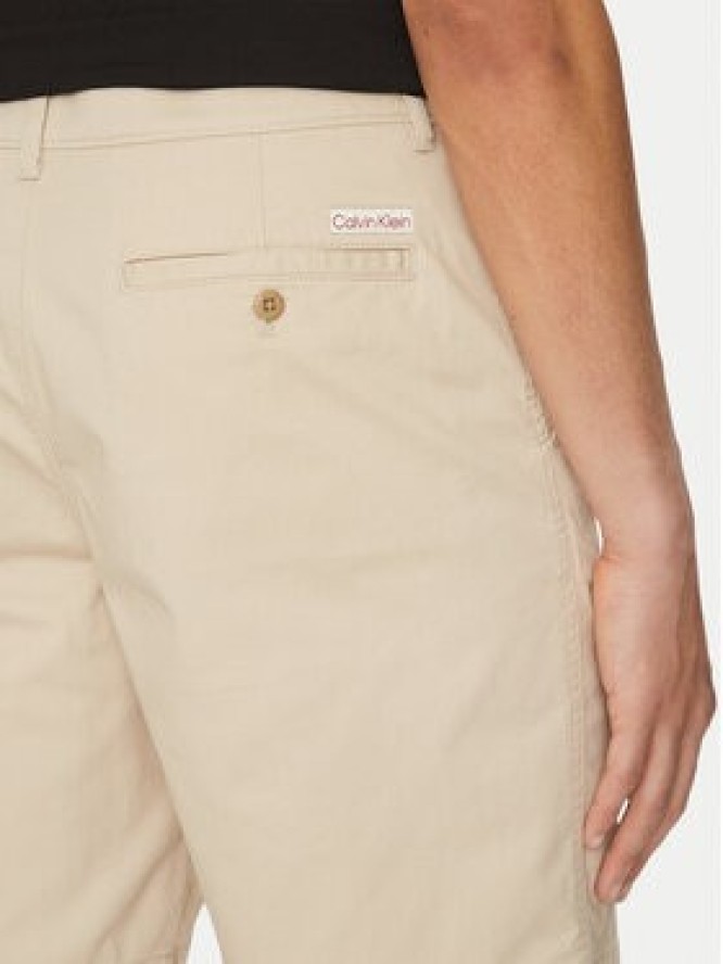 Calvin Klein Jeans Szorty materiałowe LV040EM618 Beżowy Regular Fit