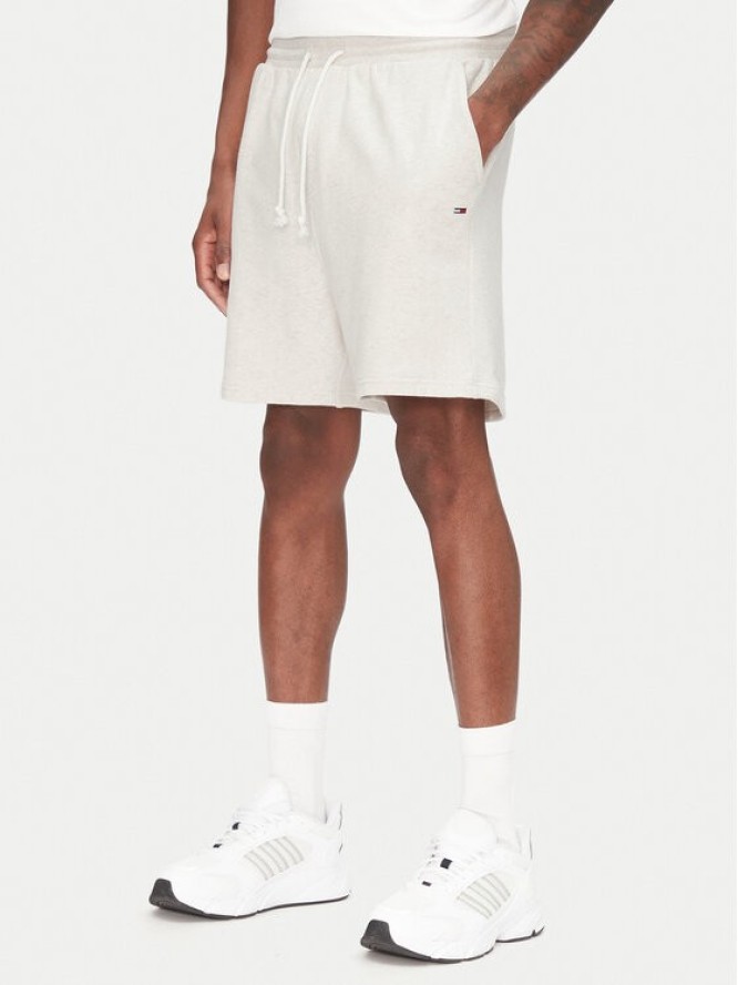 Tommy Jeans Szorty sportowe Entry Graphic DM0DM21369 Beżowy Regular Fit