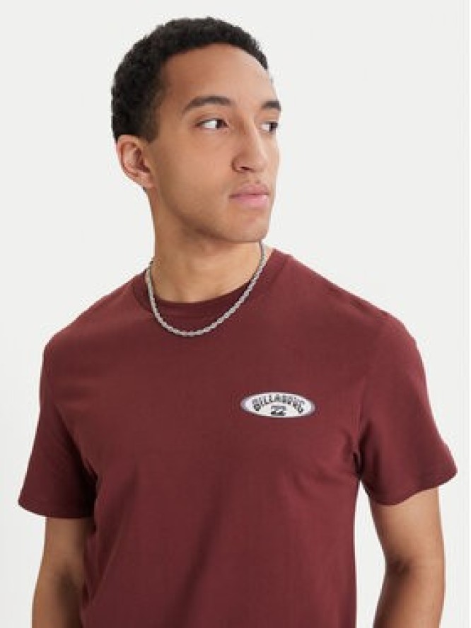 Billabong T-Shirt Orbit Arch EBYZT00522 Bordowy Regular Fit