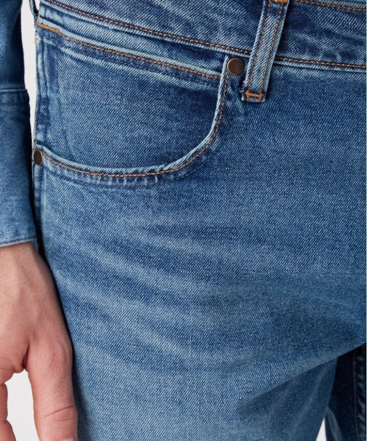 WRANGLER GREENSBORO MĘSKIE SPODNIE JEANSOWE SHAKER W15Q84351