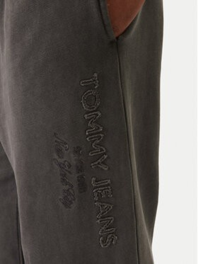 Tommy Jeans Spodnie dresowe New Classic DM0DM22360 Szary Relaxed Fit