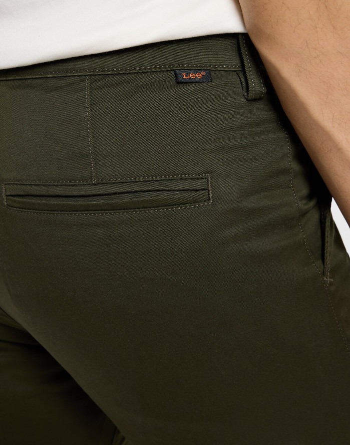 LEE MĘSKIE SPODNIE MATERIAŁOWE SLIM CHINO OLIVE NIGHT 112355772 L71L016192
