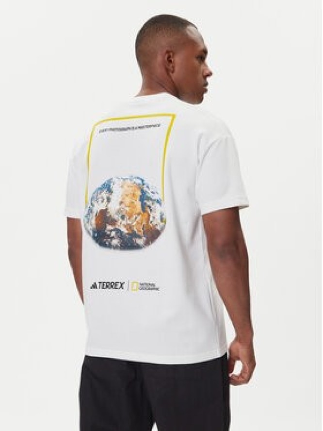 adidas T-Shirt National Geographic Graphic KC5417 Biały Regular Fit