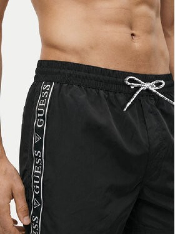 Guess Szorty kąpielowe F6GT00 WN162 Czarny Regular Fit