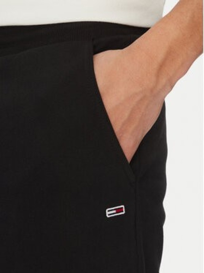 Tommy Jeans Szorty sportowe Entry Graphic DM0DM21369 Czarny Regular Fit