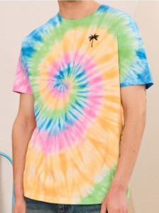 Koszulka tie-dye z ozdobnym napisem na plecach - wielobarwny