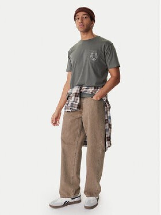 RVCA T-Shirt EVYZT00274 Zielony Regular Fit