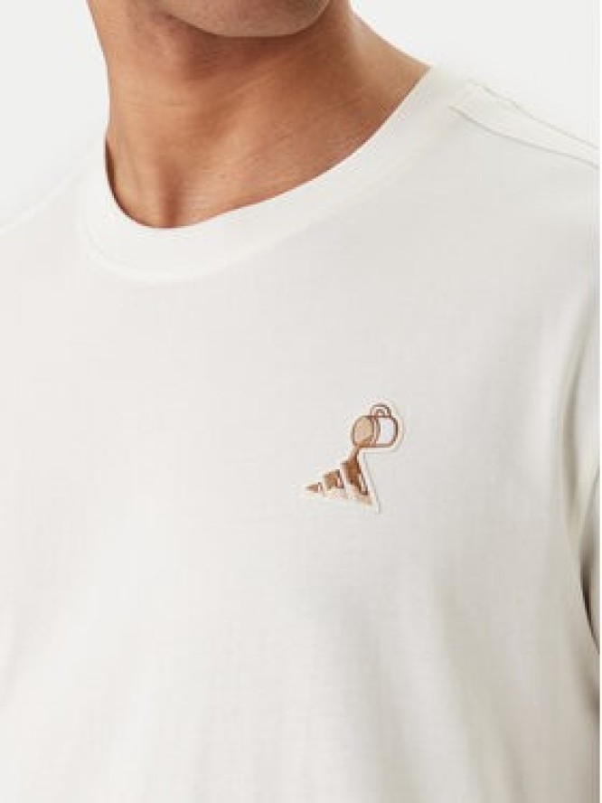 adidas T-Shirt Lux Coffee Cafe Pour Graphic KB4845 Biały Loose Fit