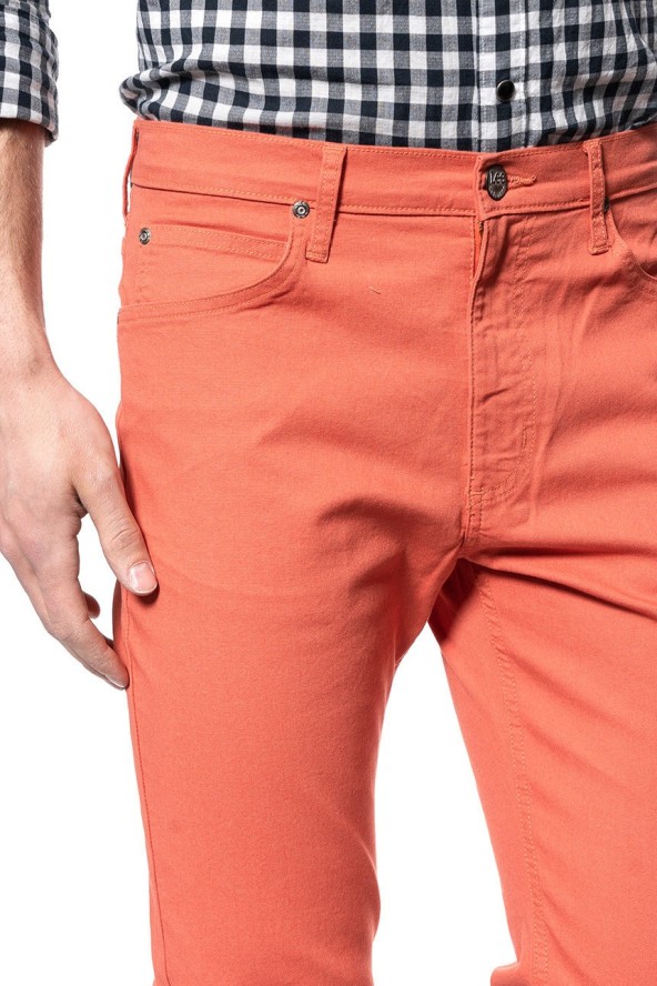 LEE RIDER MĘSKIE SPODNIE MATERIAŁOWE PAPRIKA L701LB22 112117566