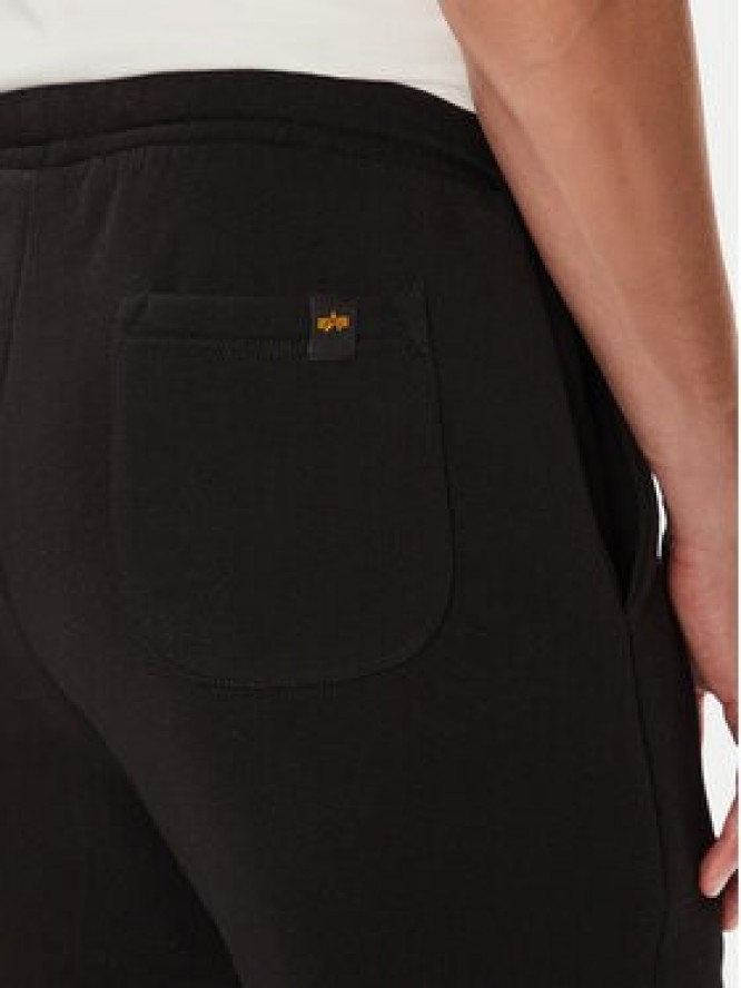 Alpha Industries Spodnie dresowe 156370 Czarny Regular Fit