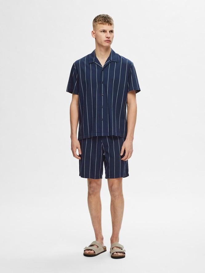 SELECTED HOMME Szorty w kolorze biało-granatowym rozmiar: M