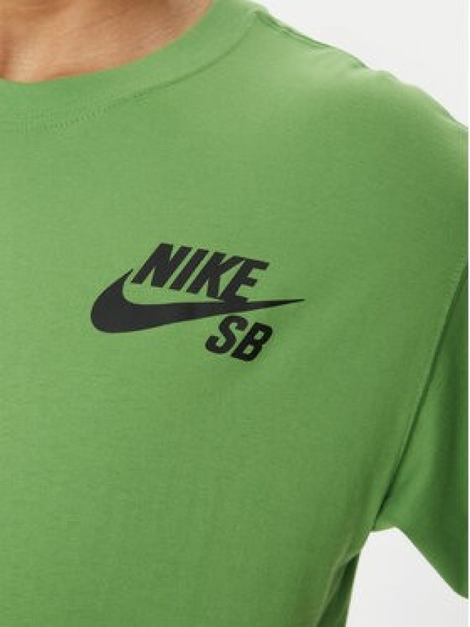 Nike T-Shirt DC7817 Zielony Loose Fit