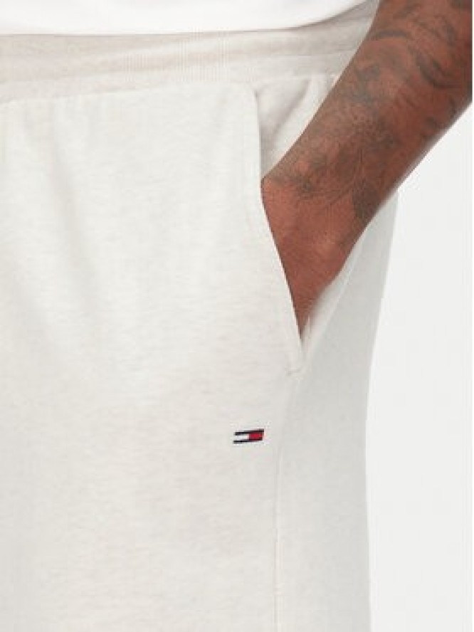 Tommy Jeans Szorty sportowe Entry Graphic DM0DM21369 Beżowy Regular Fit