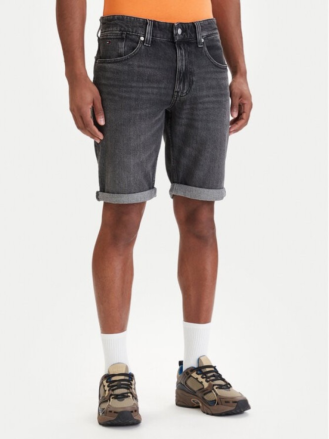 Tommy Jeans Szorty jeansowe Ronnie DM0DM22976 Czarny Slim Fit