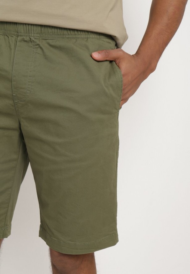 Ciemnozielone Klasyczne Szorty z Gumką w Pasie Ściągane Troczkiem od Środka Piofina