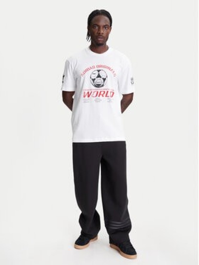 adidas T-Shirt 90s Football Graphic JX3065 Biały Regular Fit