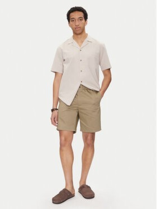 AMI Paris Szorty materiałowe HSO303.CO0103 Khaki Regular Fit