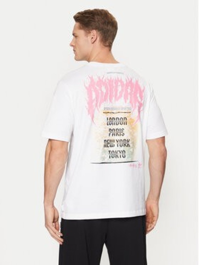 adidas T-Shirt Trefoil Series Fashion Elevated Tee JD0665 Biały Regular Fit