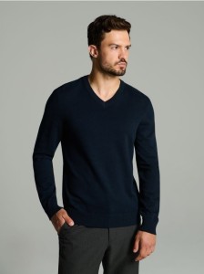 Sweter z dekoltem w serek - granatowy