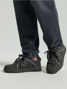 Sznurowane sneakersy z imitacji skóry - szary