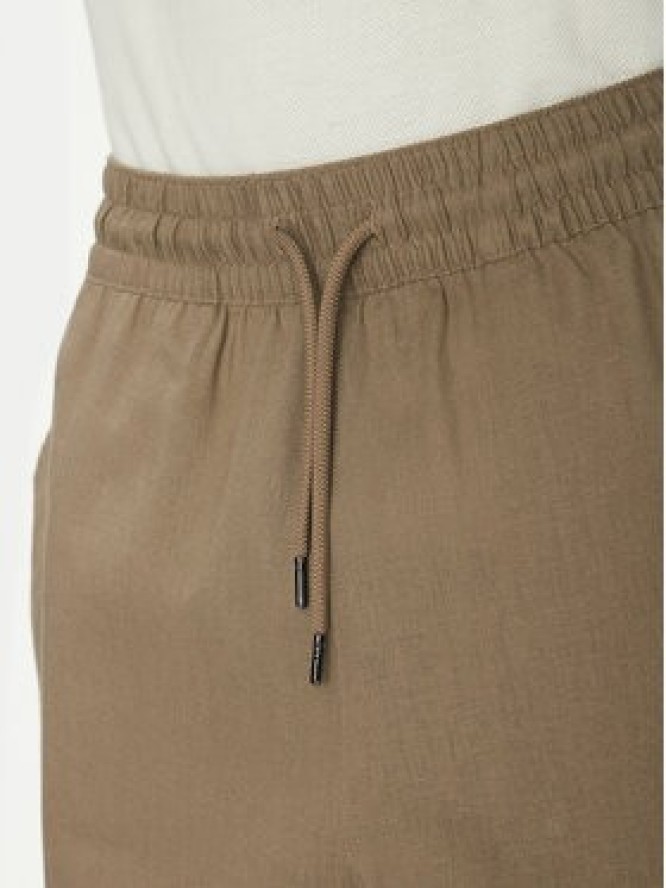 Emporio Armani Szorty materiałowe EM000681 AF12356 U6189 Brązowy Regular Fit