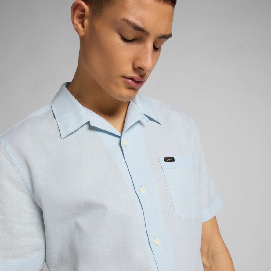 MĘSKA KOSZULA MATERIAŁOWA LEE SS RESORT SHIRT SKYWAY BLUE L67PKWQL 112116913