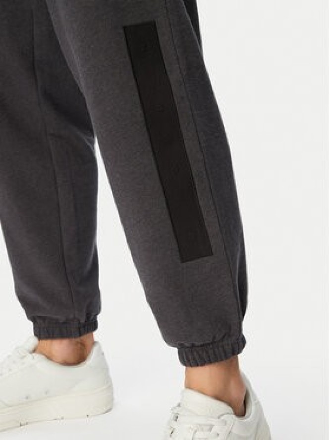 HUGO Spodnie dresowe Dalipant 50563100 Szary ciemny Relaxed Fit