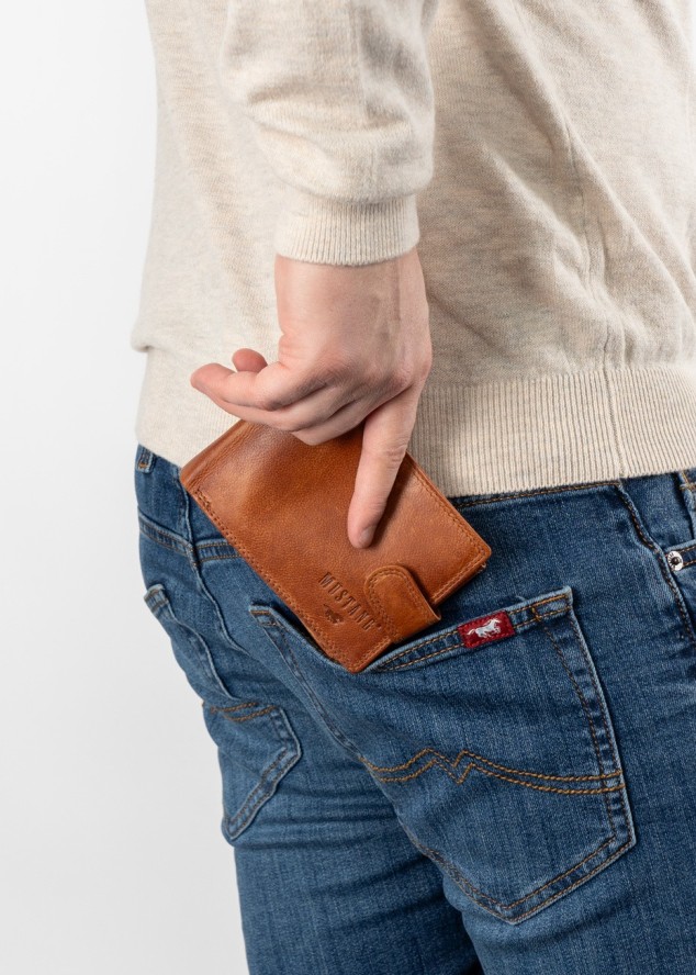MUSTANG Denimo Wallet Side Opening With Button SKÓRZANY PORTFEL POJEMNY MA KARTY PREMIUM RFID