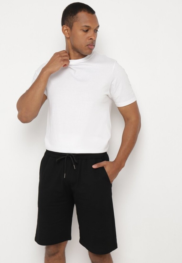 Czarne Klasyczne Szorty z Bawełny Ściągane Sznurkiem Wykończone Gumką w Pasie Crantia