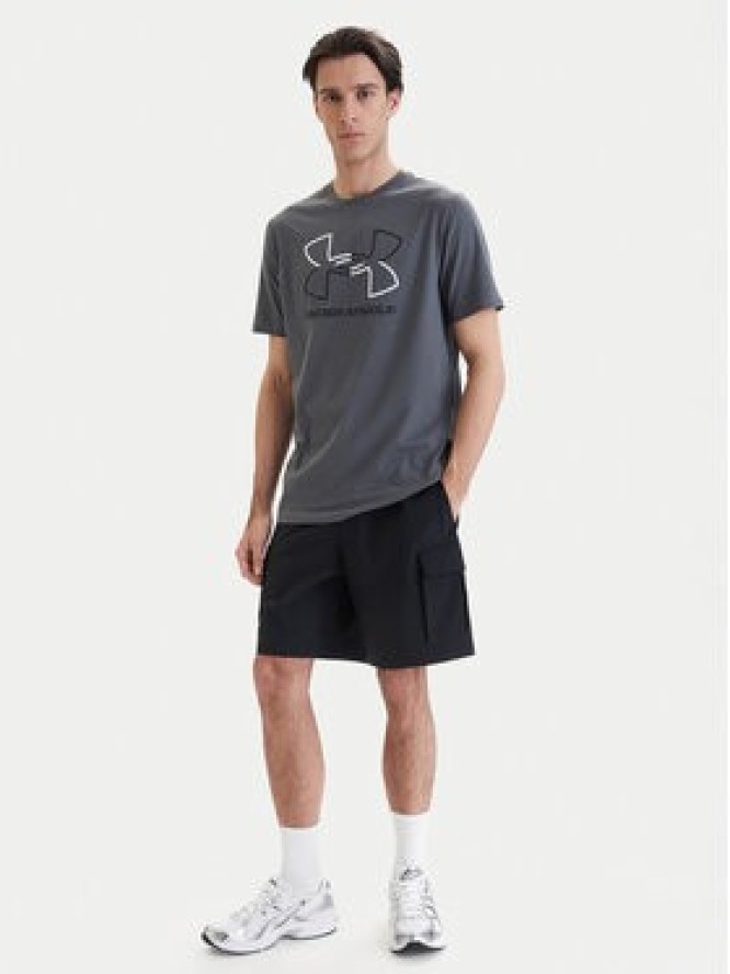 Under Armour Szorty sportowe UA Vibe Woven Cargo 1386560 Czarny Regular Fit