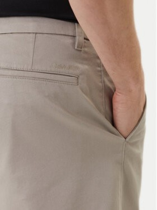 Calvin Klein Szorty materiałowe LV04LB600G Khaki Regular Fit
