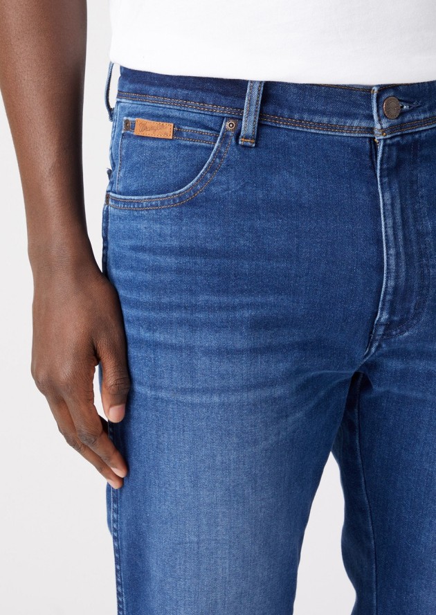 WRANGLER TEXAS TAPER MĘSKIE SPODNIE JEANSOWE LAST KISS W12T8626P 112320030