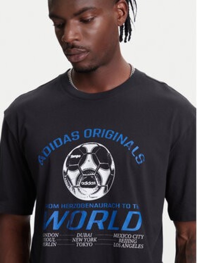 adidas T-Shirt 90s Football Graphic JX3064 Czarny Regular Fit