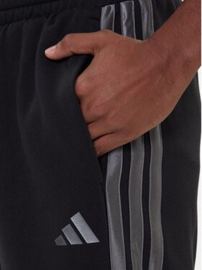 adidas Spodnie dresowe Ess JM1703 Czarny Regular Fit