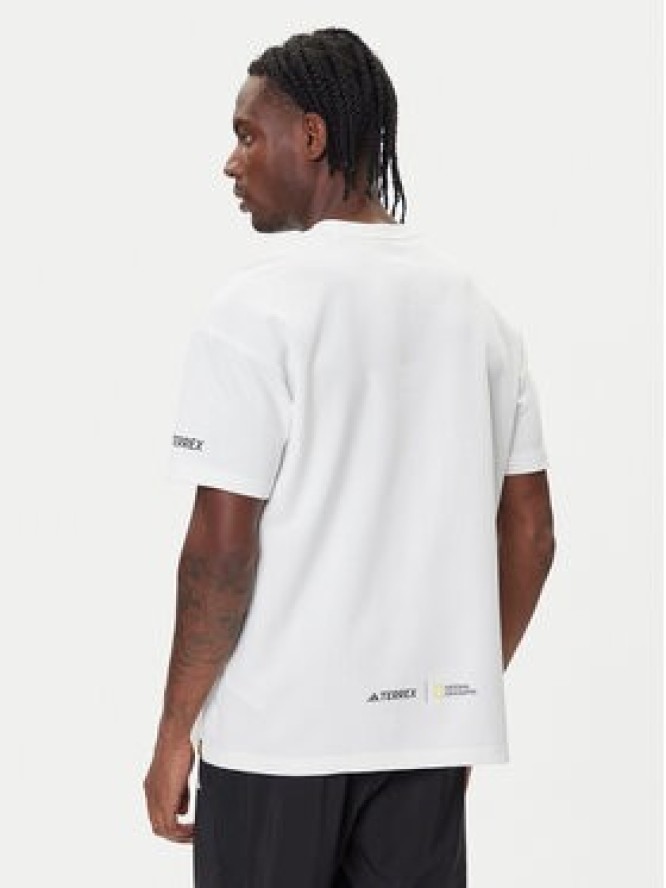 adidas T-Shirt National Geographic KC2349 Biały Loose Fit